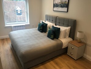 1 bedroom, desk, iron/ironing board, cribs/infant beds