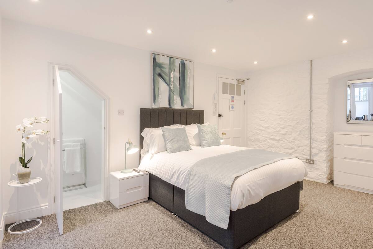 Business-Apartment | 1 Schlafzimmer, Bettwäsche aus ägyptischer Baumwolle