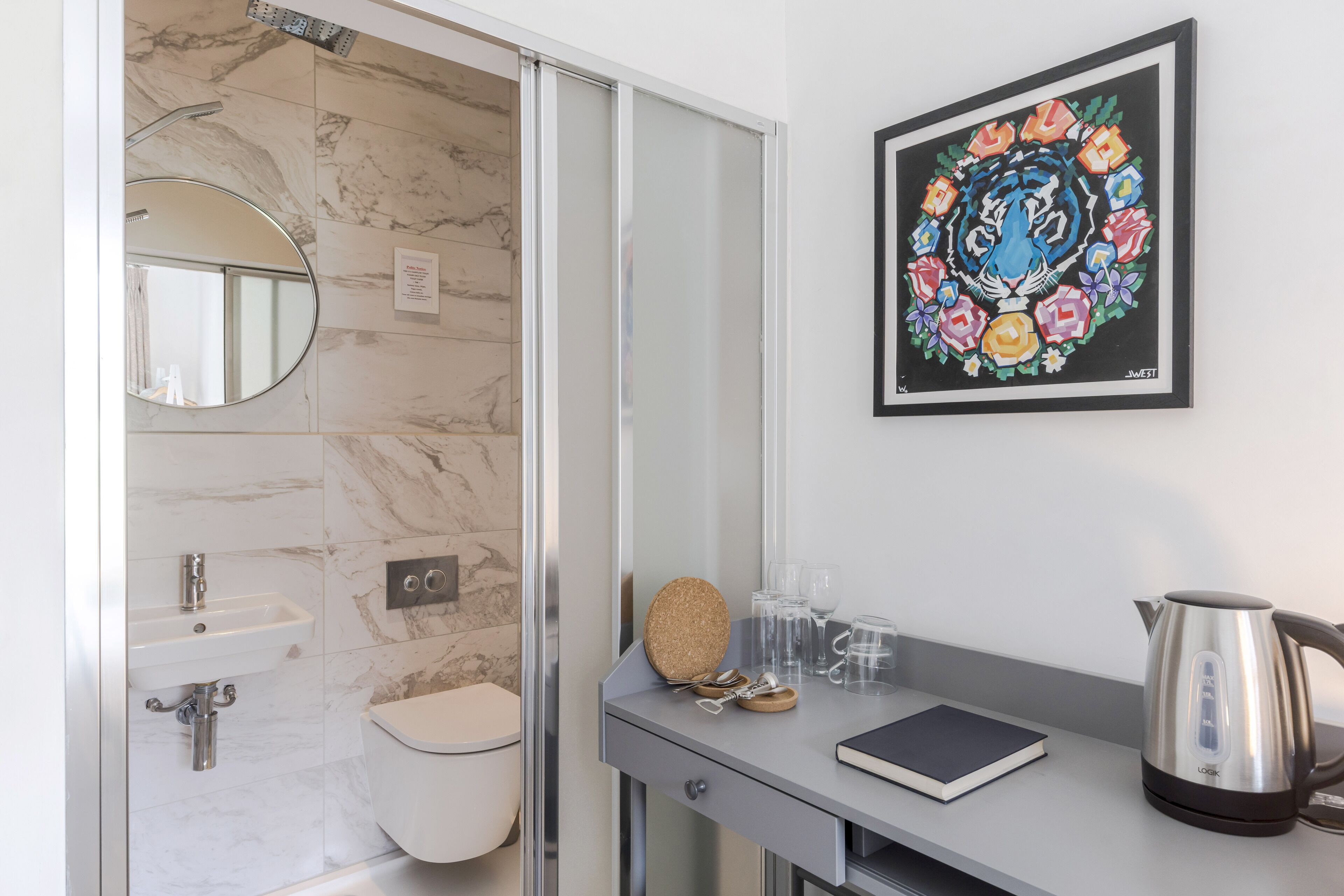Standard Apartment | Bathroom | Towels