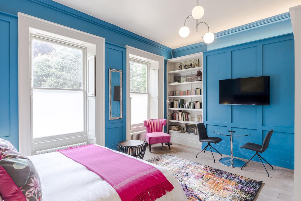 Design Apartment | 1 bedroom, Egyptian cotton sheets, premium bedding, iron/ironing board