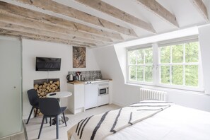 Apartamento sénior | 1 dormitorio, sábanas de algodón egipcio, ropa de cama de alta calidad