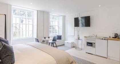 4 Berkeley Sq - YourApartment