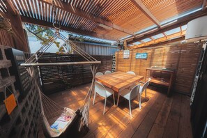 Outdoor dining - Kaz Lotis, 2min from the beach (Saint-Paul)