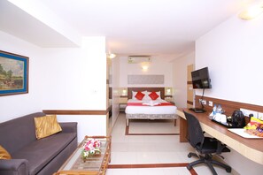 Chambre « Premier » Double ou avec lits jumeaux | Minibar, coffres-forts dans les chambres, bureau