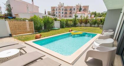 Moradia V4 de Luxo com Piscina Privada
