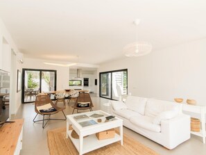 Villa | 4 bedrooms - Moradia V4 de Luxo com Piscina Privada (Tavira)