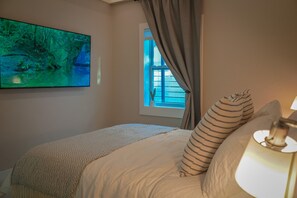 1 chambre, bureau, fer et planche à repasser, Wi-Fi