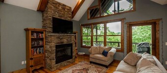 Nature lovers paradise in Connestee Falls 14 minutes to Brevard!