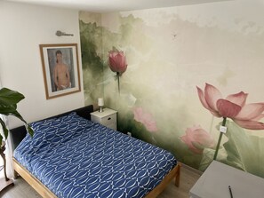 1 chambre, bureau, fer et planche à repasser, Wi-Fi
