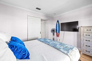 3 slaapkamers, een strijkplank/strijkijzer, gratis wifi, beddengoed