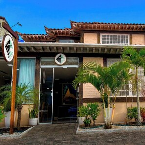 Fachada de la propiedad