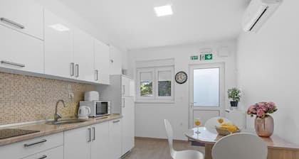 Hostel Elli