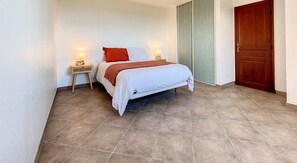 4 Schlafzimmer, Bügeleisen/Bügelbrett, Reisekinderbett, WLAN