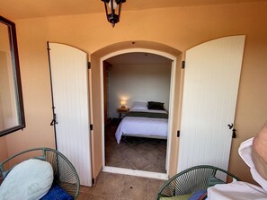 4 slaapkamers, een strijkplank/strijkijzer, reisbedje, wifi