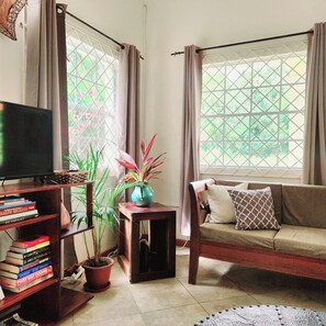 Smart TV, libri, impianto stereo