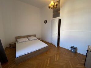 Iron/ironing board, free WiFi, bed sheets - Central Hostel (Pecs)