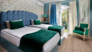 Deluxe Room | Safe på rommet, individuelt innredet og blendingsgardiner