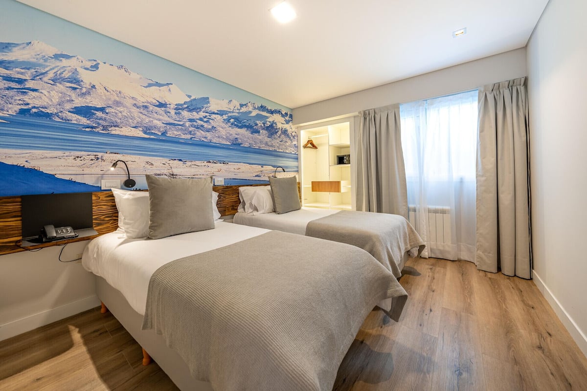 1 bedroom, premium bedding, down comforters, rollaway beds