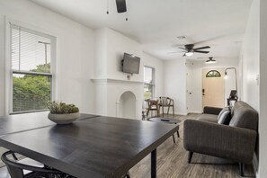 Interior - DOWNTOWN OWASSO! Newly Remodeled. The Birch Nest (Owasso)