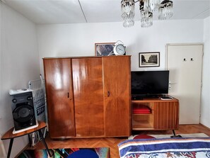 2 chambres, fer et planche à repasser, Wi-Fi gratuit, draps fournis