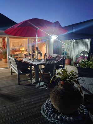 Unclassified image, 3 of 46, button