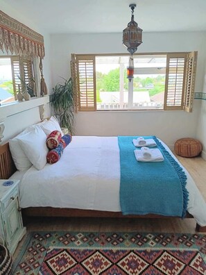 2 bedrooms, desk, iron/ironing board, travel cot