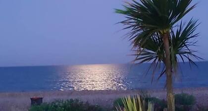 Spacious Family Retreat with Sea Views.