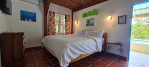 Blackout drapes, iron/ironing board, free WiFi - The BNB on Triggerfish Close to the airport (Ladyville)