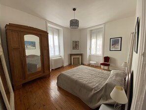 4 chambres, fer et planche à repasser, Wi-Fi gratuit