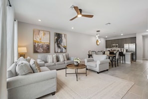 TV - Eagle Marine: Water Park, Pool, Golf, Near Disney (Kissimmee)
