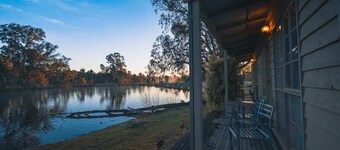 Acheron Valley Country  Retreat Lakefront Rooms (LR)