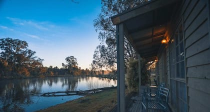 Acheron Valley Country Retreat Lakefront Rooms (LR)