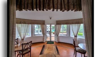 Standard-bungalow, näköala puutarhaan | Oleskelualue | Televisio