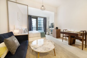 Dining room - Maison Privee - Sparkle Towers (Dubai)