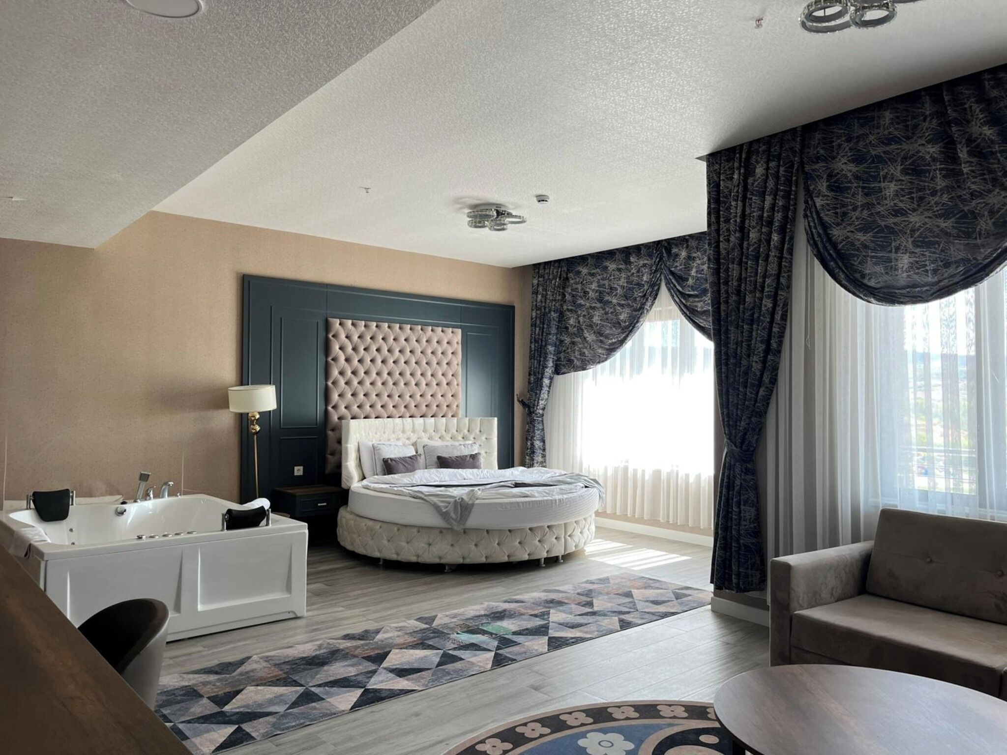 Minibar, in-room safe, laptop workspace, soundproofing