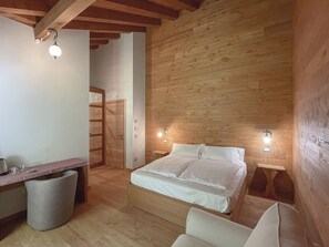 스탠다드 더블룸, 퀸사이즈침대 1개 및 소파베드, 발코니, 산 전망 | 암막 커튼, 방음 설비, 무료 WiFi, 침대 시트