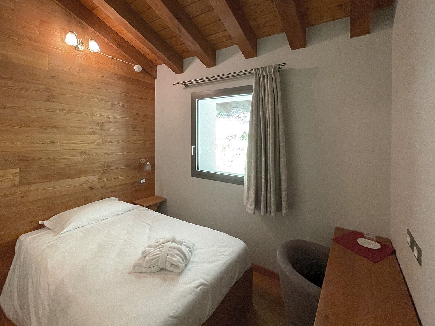 Blackout curtains, soundproofing, free WiFi, bed sheets