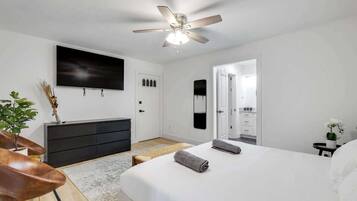 4 bedrooms, iron/ironing board, WiFi