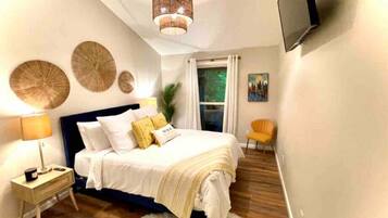 1 dormitorio, escritorio, tabla de planchar con plancha y wifi gratis