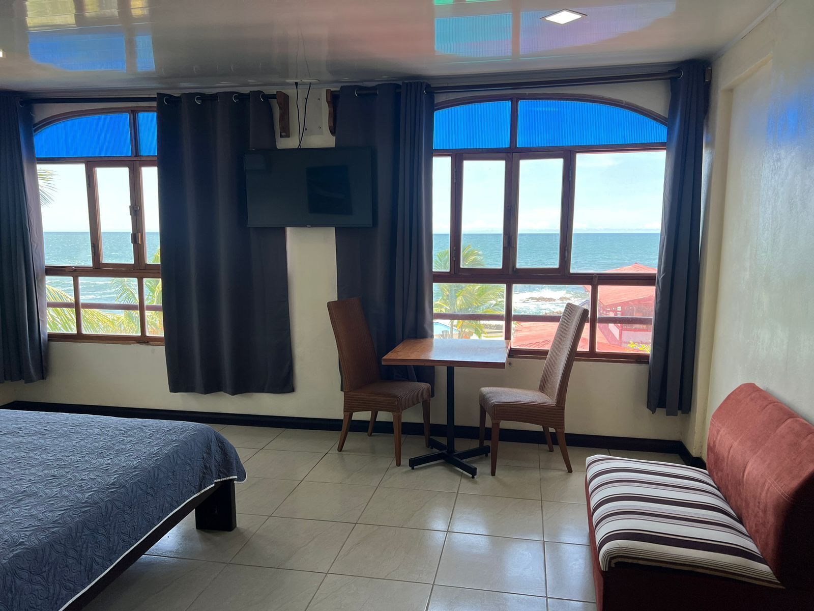 Comfort Room | Egyptian cotton sheets, premium bedding, individually furnished, desk