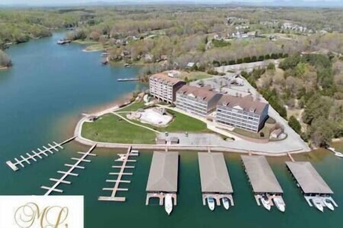 #116 Pointe - 1 Bedroom Lakefront Condo at Mariners SML
