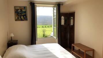 6 Schlafzimmer, Bügeleisen/Bügelbrett, Reisekinderbett, WLAN