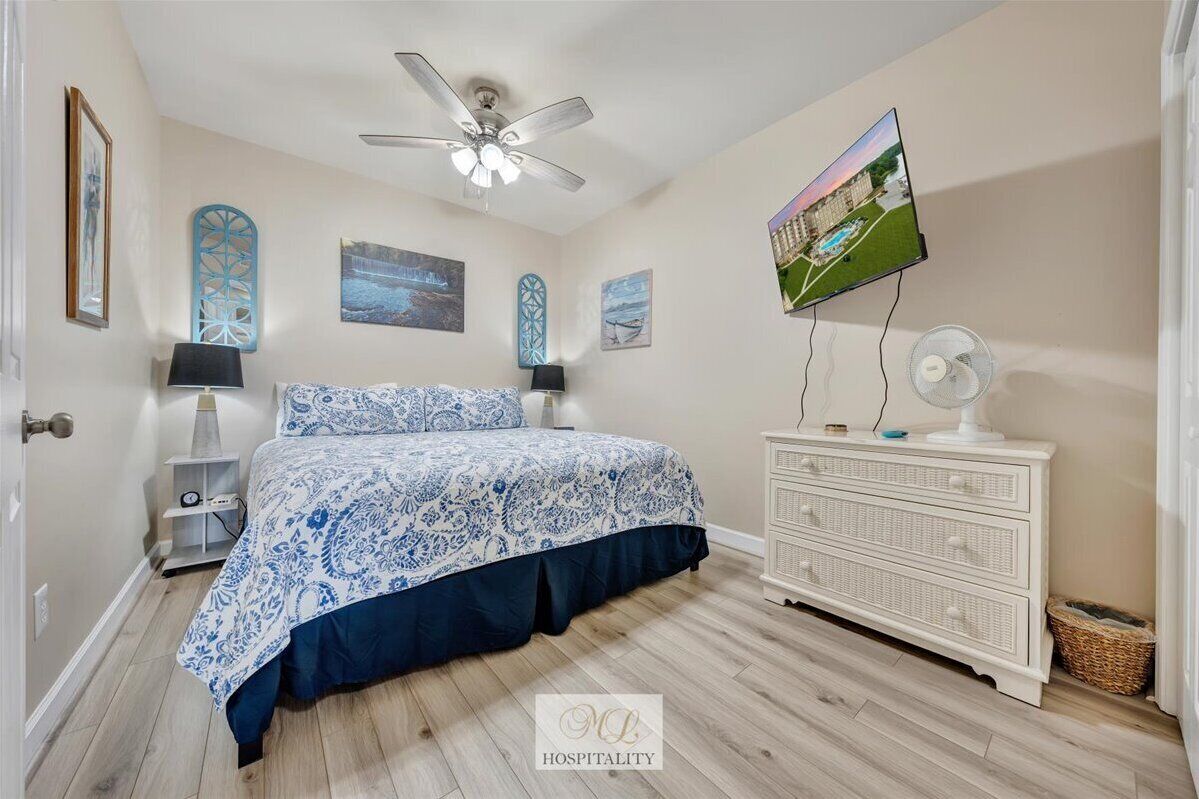 #112 Pointe - 1 Bedroom Lakefront Condo at Mariners SML