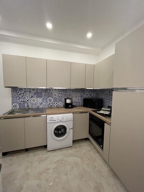 Fridge, microwave, oven, stovetop - A 1 km da Taormina (Giardini Naxos)