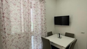 2 slaapkamers, een kluis op de kamer, wifi, beddengoed