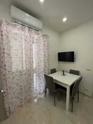 2 bedrooms, in-room safe, WiFi, bed sheets - A 1 km da Taormina (Giardini Naxos)