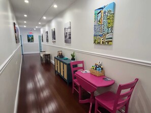 Dining - Duval Street Suites full kitchen Old Town with heated pool (Key West)