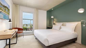 Superior kamer, 1 queensize bed | Luxe beddengoed, pillowtop-bedden, een minibar, een kluis op de kamer