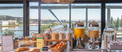 Daily buffet breakfast for a fee