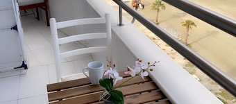 Larnaca Seaview Rooms